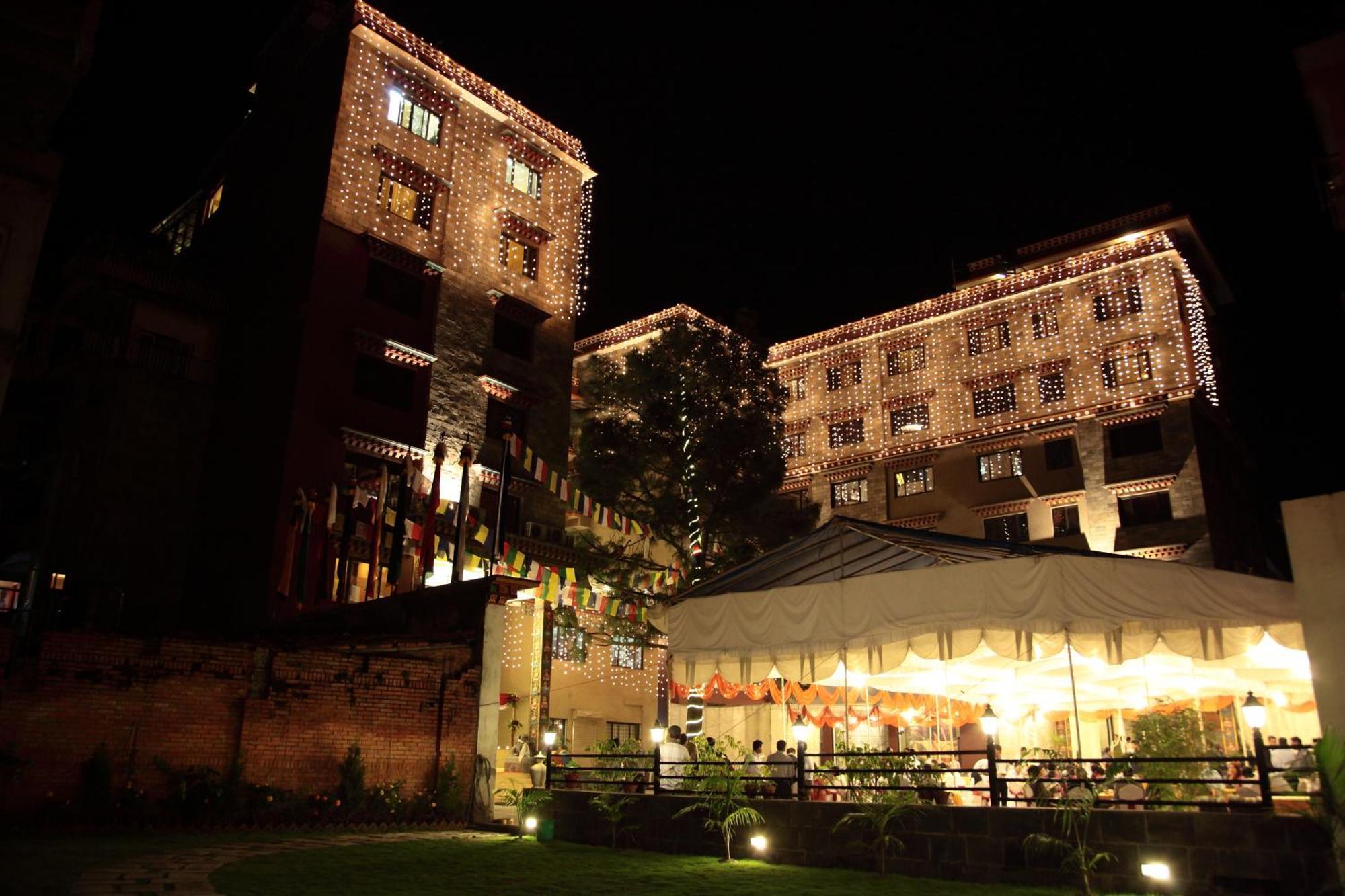 Hotel Tibet International Katmandú Exterior foto